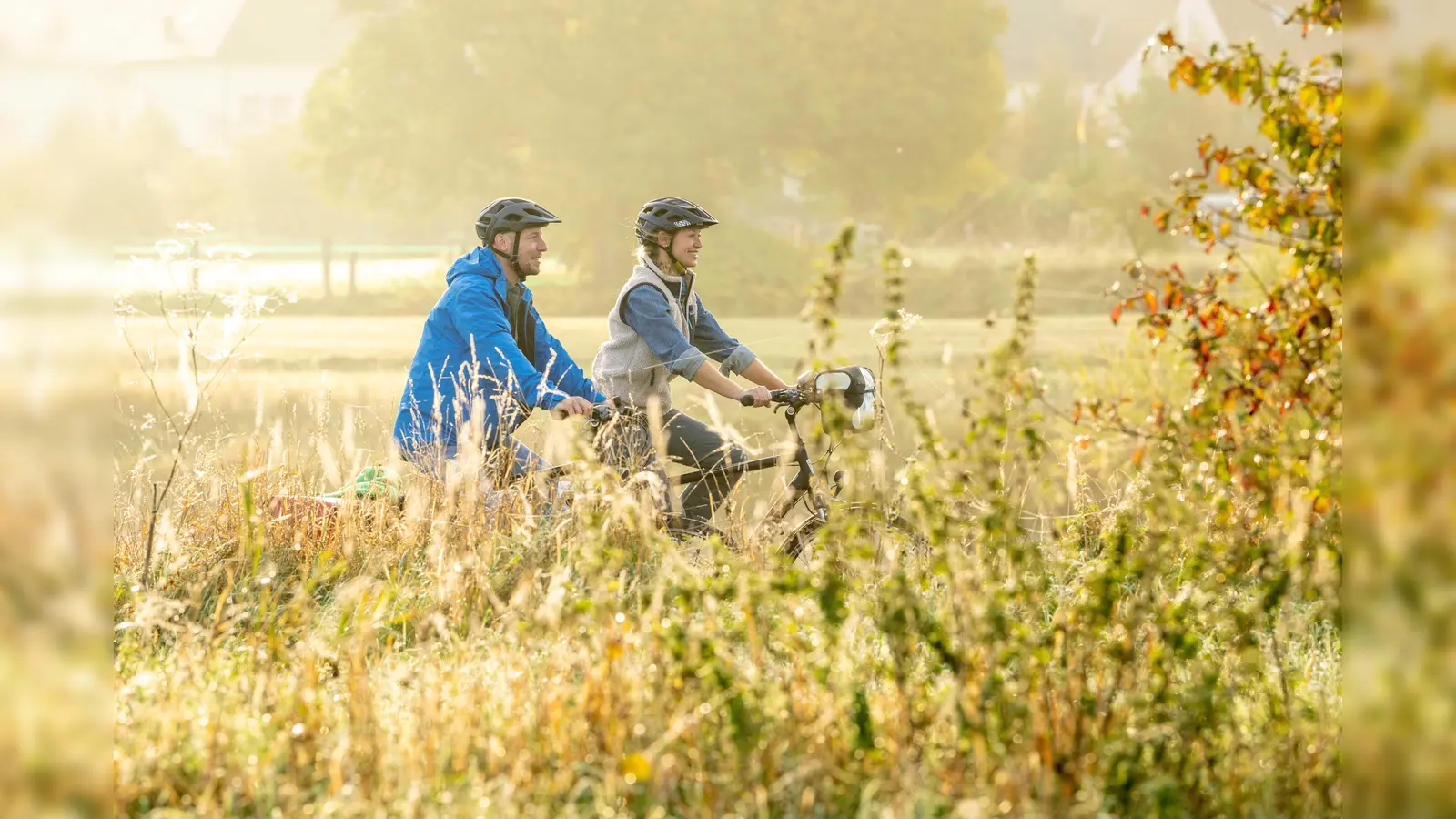 Auf geführten Radtouren mehr zu Natur, Kultur, Geschichte und regionalen Produkten erfahren – im Rahmen der ersten Outdoor- und Aktivwoche im Kulturland Kreis Höxter. (Foto: Teutoburger Wald Tourismus / D. Ketz)