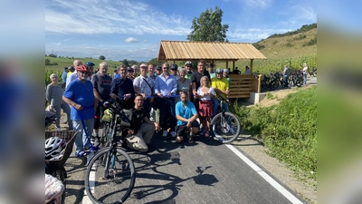 Einweihung des neuen Radwegs zweischen Dalheim und Herlinghausen. (Foto: Stadt Warburg)