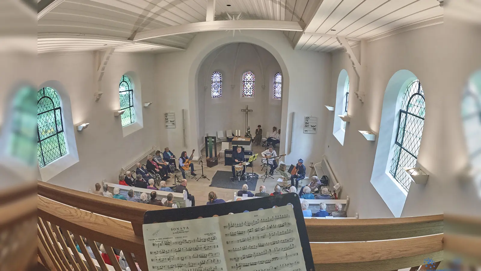 Mit wechselnden kammermusikalischen Besetzungen entführten Lehrkräfte der Musikschule Hofgeismar zu einer Zeitreise durch 300 Jahre klassischer Musik. (Foto: Stefan Bönning)