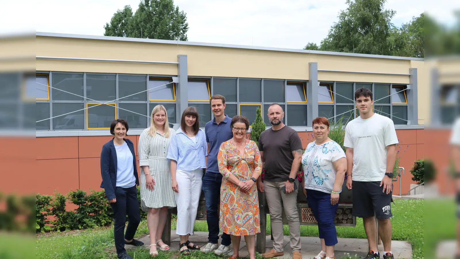 (v.l.) Johanna Mohr, Sozialer Dienst im Fachbereich Kinder und Jugendliche Caritas Wohnen, Mara Niggemann, Koordination Assessments und Team Ukraine Caritas Wohnen, Tatjana Lapina, Übersetzerin<br>Julian Mayer, Leitung Kundenmanagement Caritas Wohnen, Ute Dohmann-Bannenberg, CBP, Ruslan Valentynovych Svitly, Direktor für Sozial- und Veteranenpolitik, Tetiana Soroka, Mitarbeiterin aus der Ukraine, tätig im Betreuungsdienst, Nikita Svitly. (Foto: CWW)