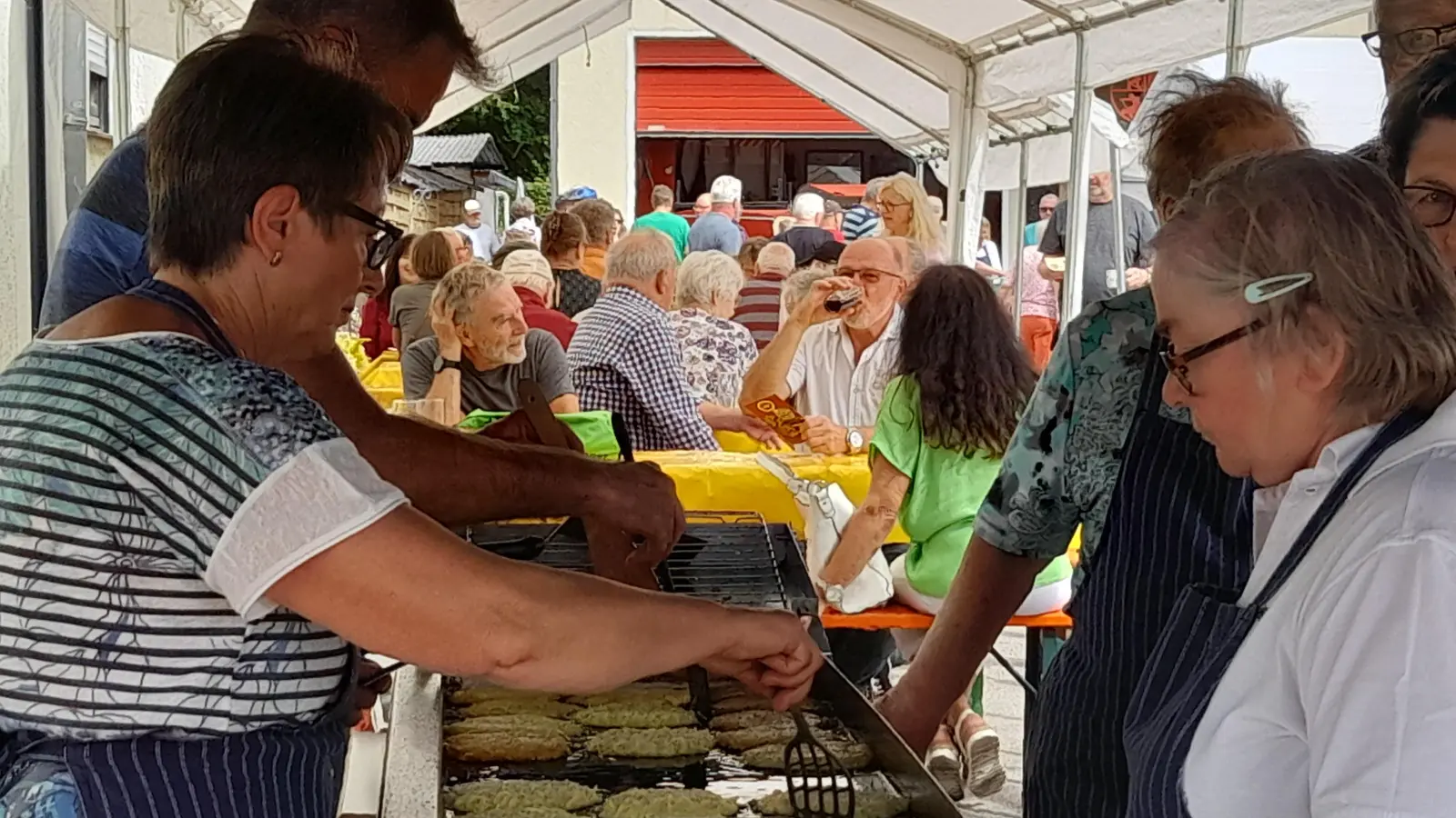 Auf der Hitliste weit oben standen auch in diesem Jahr wieder die Kartoffelpuffer. (Foto: Kerstin Aderholz)