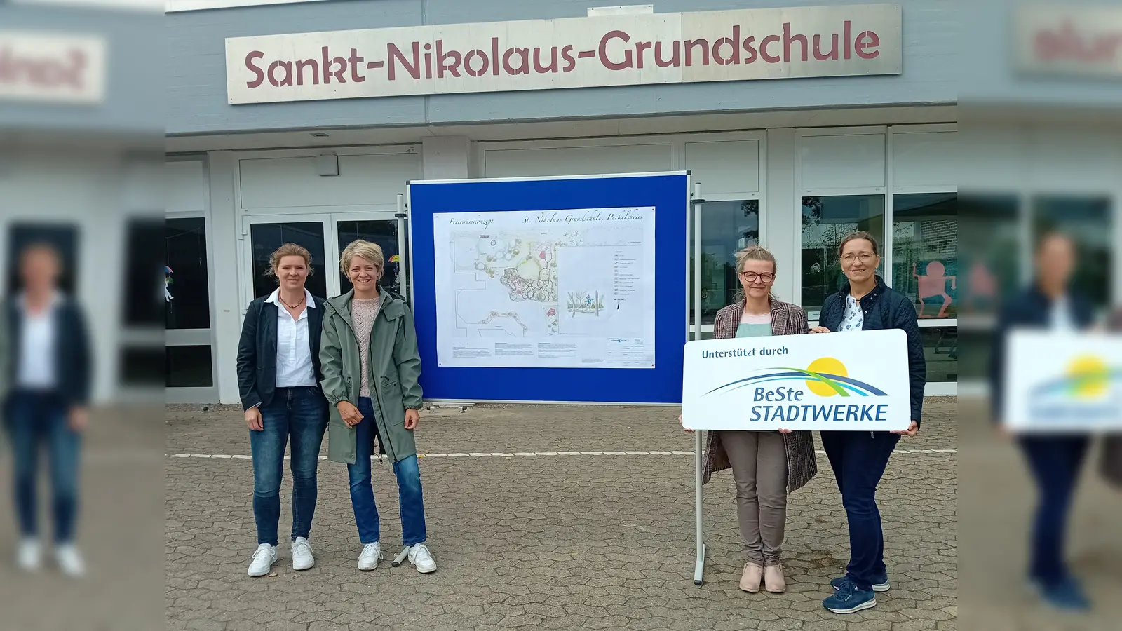 (v.l.) Diana Rose (Schulleitung der Sankt-Nikolaus-Grundschule), Christiane Schulte (Lehrkraft), Anika Krull (Vorsitzende des Fördervereins), Nicole Ulbrich (BeSte Stadtwerke). (Foto: BeSte Stadtwerke)