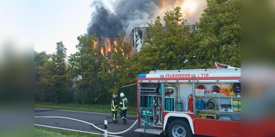 Vollkommen durch das Feuer zerstört wurde die Halle, in der sich neben der Lackiererei auch Prüfstände und der Versand befanden. (Foto: Stefan Bönning)