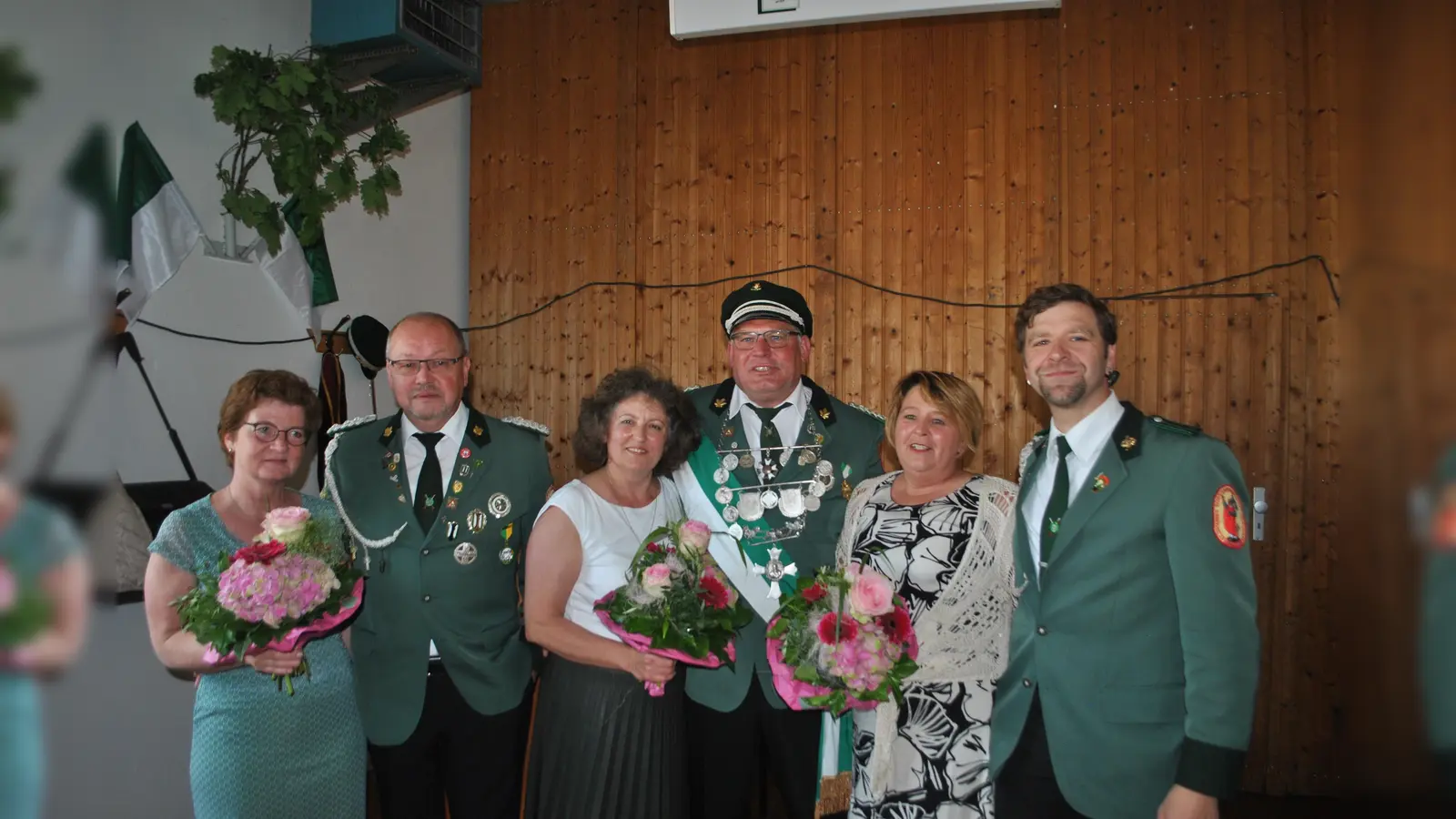 V.l.: Petra Krawinkel, Jürgen Krawinkel, das Königspaar Olga und Josef Vogedes, Lucia Ising und Georg Ising.  (Foto: privat)