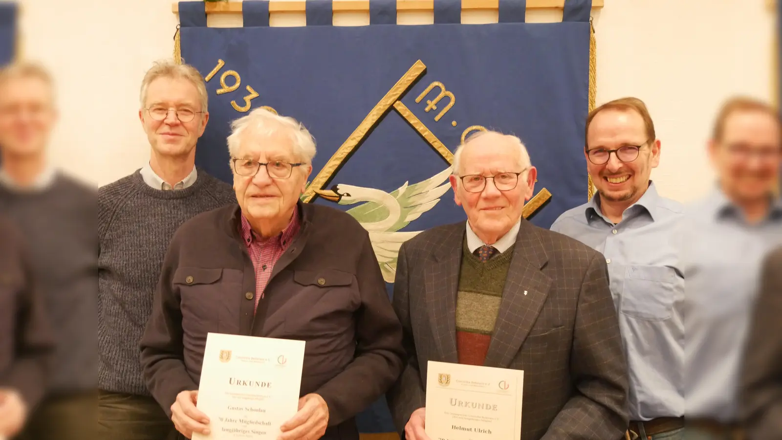 Jubilare (v.l.): Dirigent Volker Schrewe, Gustav Schonlau und Helmut Ulrich und Vorsitzender Thorsten Guse. Die weiteren Jubilare waren verhindert.  (Foto: privat)