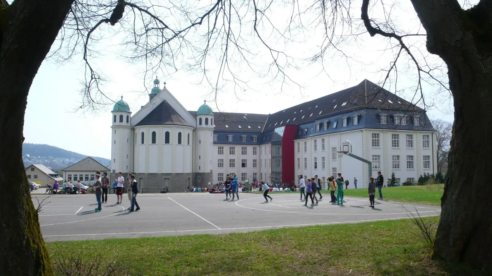 Am ersten Adventssonntag lädt das Gymnasium St. Xaver alle Interessierten herzlich zu einem „Tag der offenen Tür“ ein. (Foto: privat)