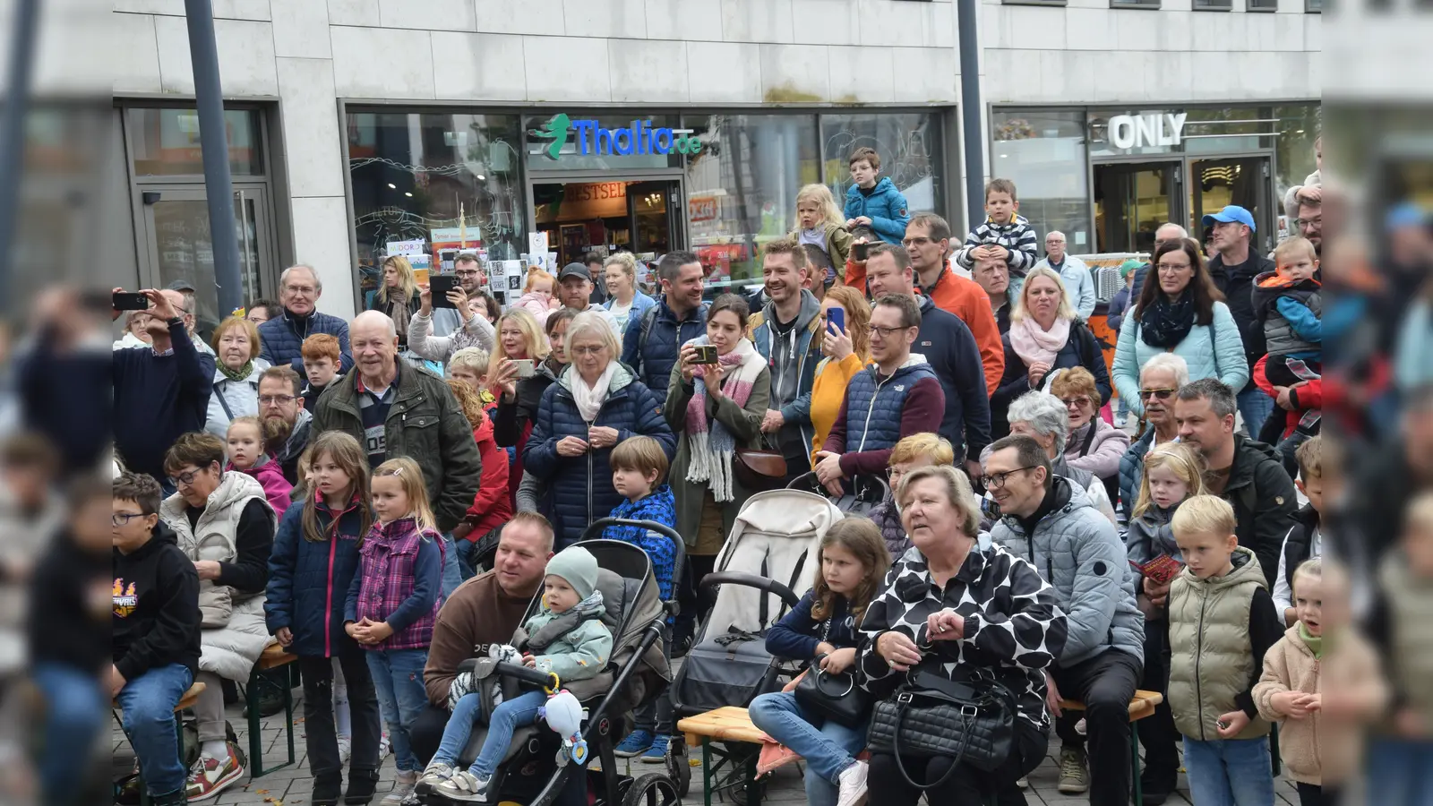 Der Höxteraner Märchensonntag wußte einmal mehr, Junge und Junggebliebene zu begeistern. (Foto: Marc Otto)