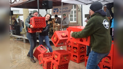 Beim Kistenstapeln kommt es ab einem gewissen Punkt unweigerlich zum großen Getöse. (Foto: Marc Otto)