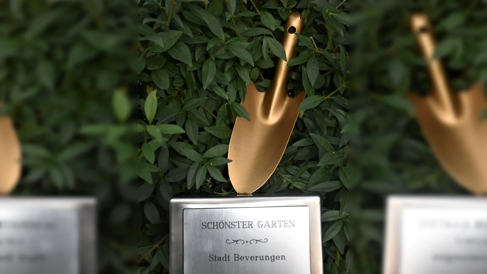 Der Sieger oder die Siegerin erhält wieder einen Gartenstecker mit der begehrten Trophäe, dem Goldenen Handspaten! Schon fünf Goldene Handspaten sind in den Siegergärten der Stadt zu entdecken.  (Foto: Barbara Siebrecht)