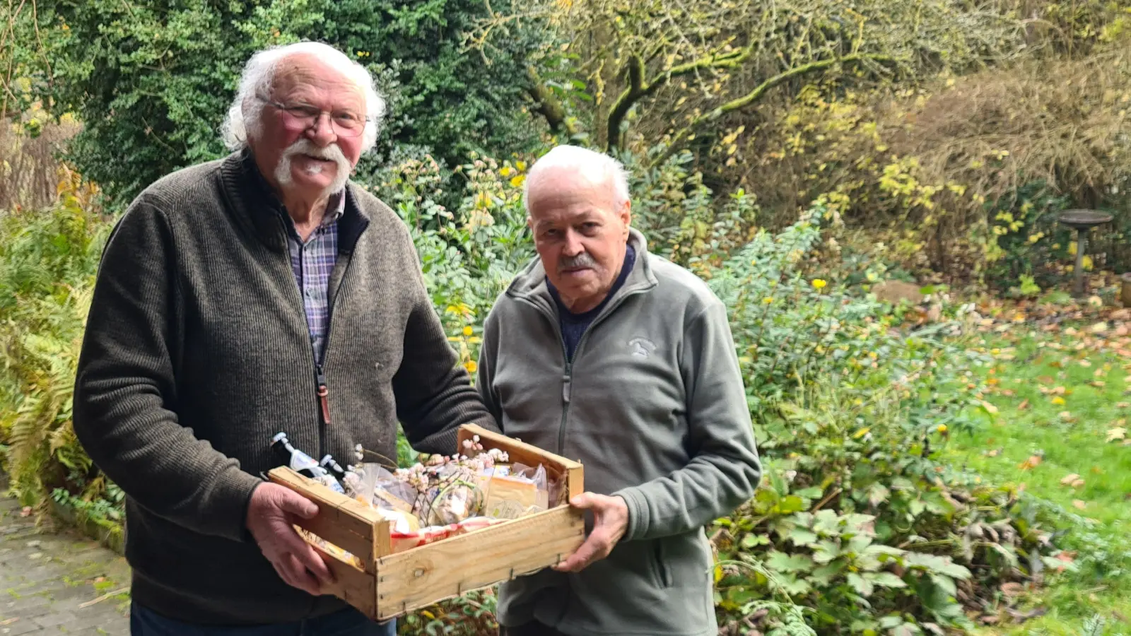 Josef Klotz (r.) hat insbesondere den Aufbau der Landschaftsstation unermüdlich befördert (Foto: Sven Mindermann)  (Foto: Sven Mindermann)